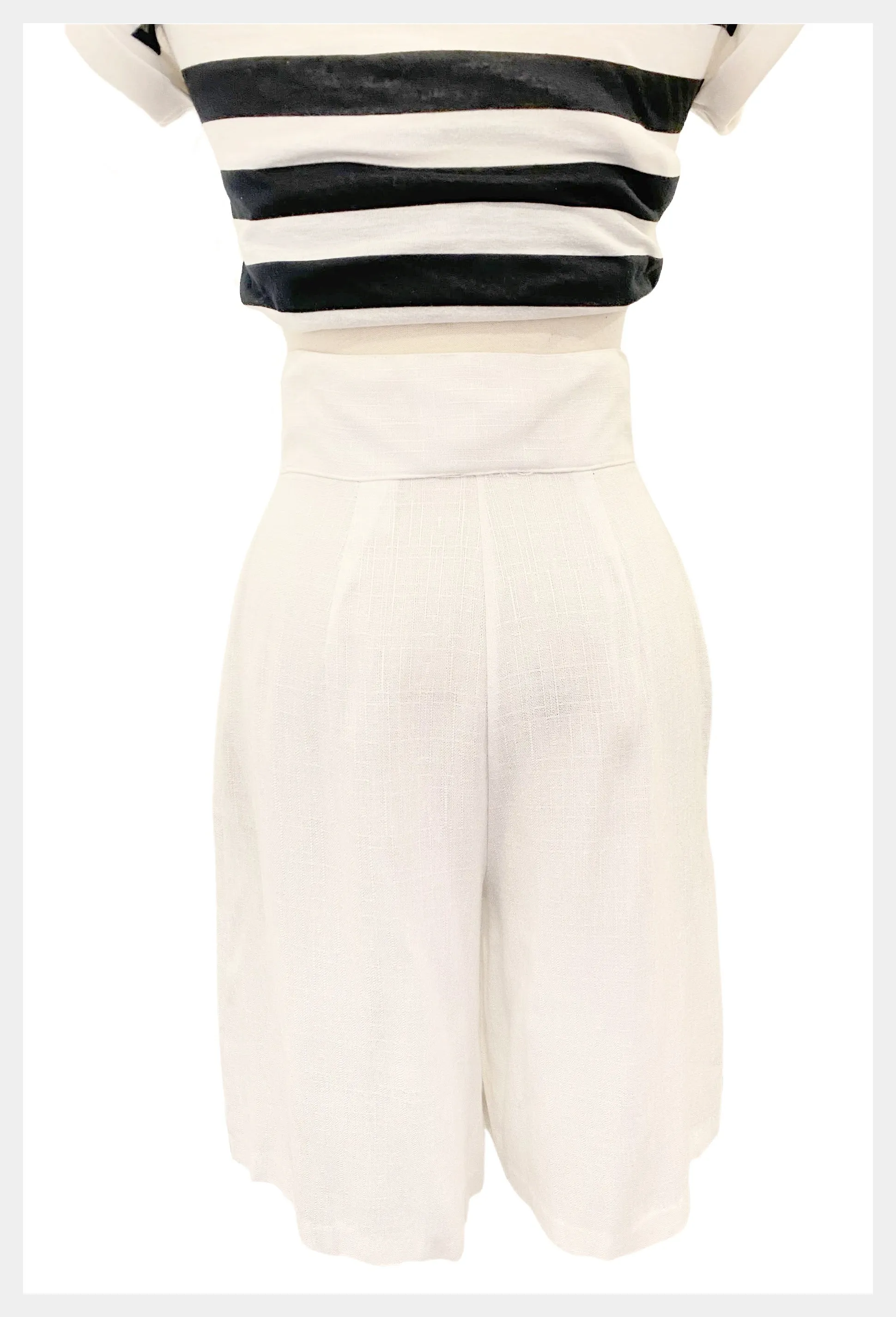 1980s high waist pleated long white dress shorts | 80s summer Bermuda office shorts | Waist 28