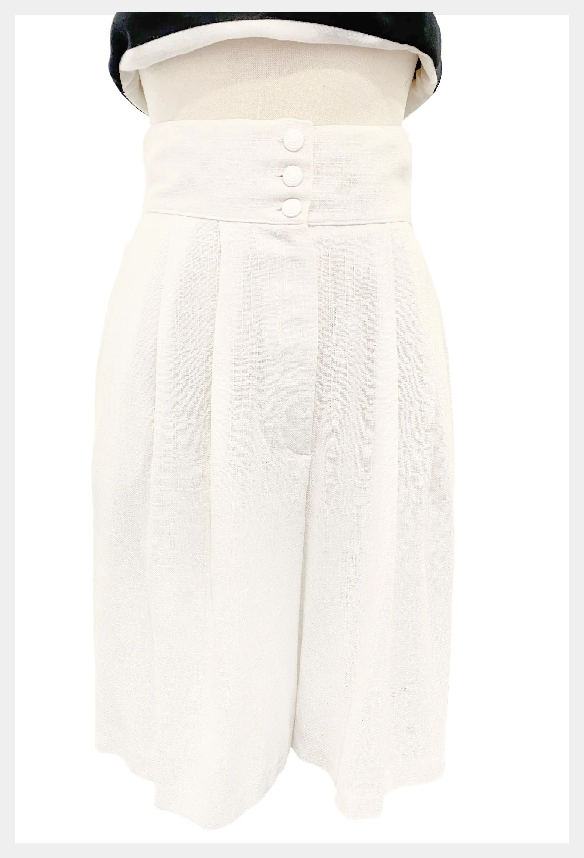 1980s high waist pleated long white dress shorts | 80s summer Bermuda office shorts | Waist 28
